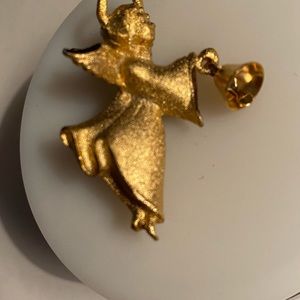 3 for $12.00 or price listed.  Gold Tone Angel Pin.  Bundle 3 and save.